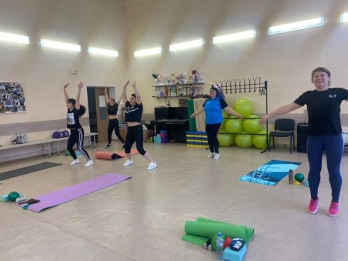 В бехтеевском центре культурного развития состоялась танцевальная фитнес - программа Зумбо - Вечеринка. 04