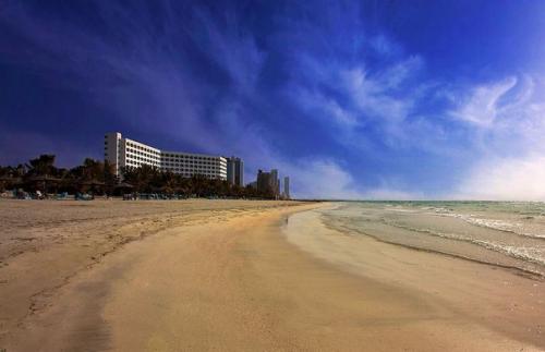 Аджман.  Описание курорта, популярные отели, пляжи. 05