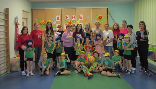 С 1998 года в России отмечается самый светлый, добрый, красивый праздник - день матери. 07 С 1998 года в России отмечается самый светлый, добрый, красивый праздник - день матери. 07