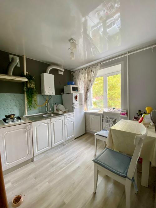 Продаю квартиру, - усть - кинельский, шоссейная 95, 3 этаж в 5 этажном доме, 44, 6 кв, сухая, теплая, не угловая. 05