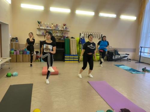 В бехтеевском центре культурного развития состоялась танцевальная фитнес - программа Зумбо - Вечеринка. 03