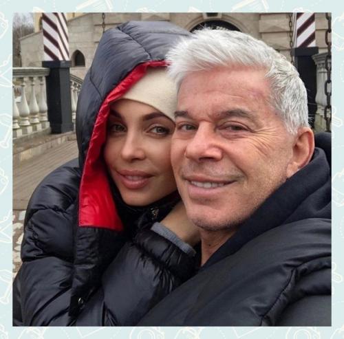 Ему 68, ей 51. 02