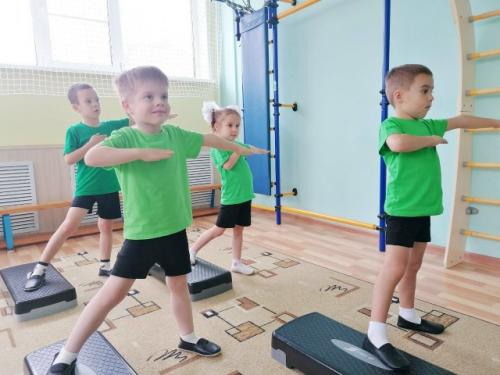 Проблема здоровья подрастающего поколения дошкольников - одна из важнейших в жизни современного общества. 01