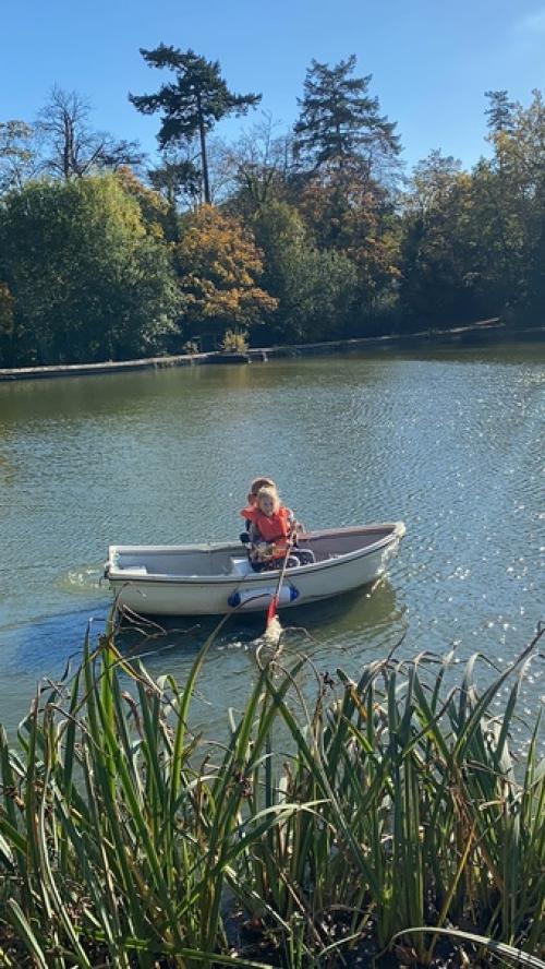 У Алисы уже прошли осенние каникулы. 07