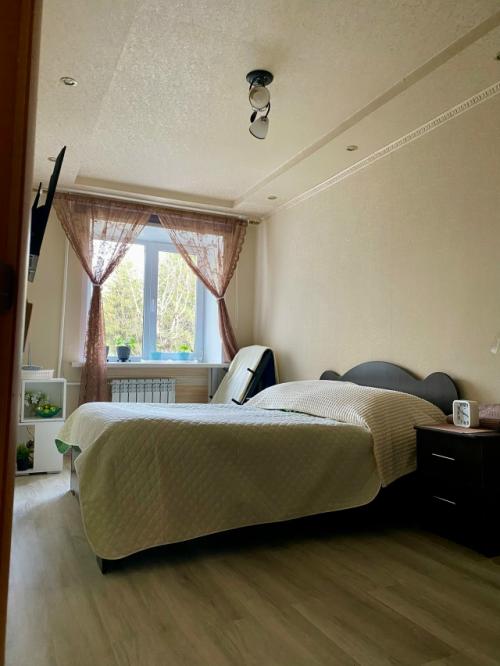 Продаю квартиру, - усть - кинельский, шоссейная 95, 3 этаж в 5 этажном доме, 44, 6 кв, сухая, теплая, не угловая.  