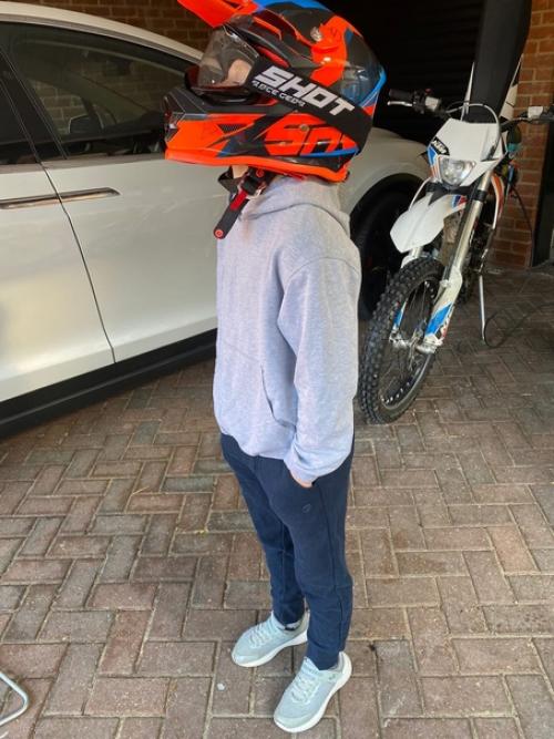 У Алисы уже прошли осенние каникулы. 03