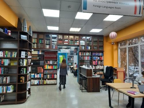 Посетили федеральное государственное бюджетное учреждение культуры Российская Государственная Библиотека для Молодёжив Москве. 01