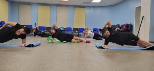 Каждый, кто старается сбросить вес, ищет наиболее быстрые и эффективные способы сжигания лишнего жира. 03