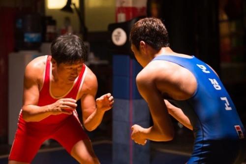 Рестлер / Reseulleo / Love + Sling (Корея, 2018). 01