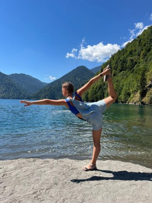 Я верю в то, что все встречи не случайны, что есть кто то, кто направляет нас к нужным людям! 03