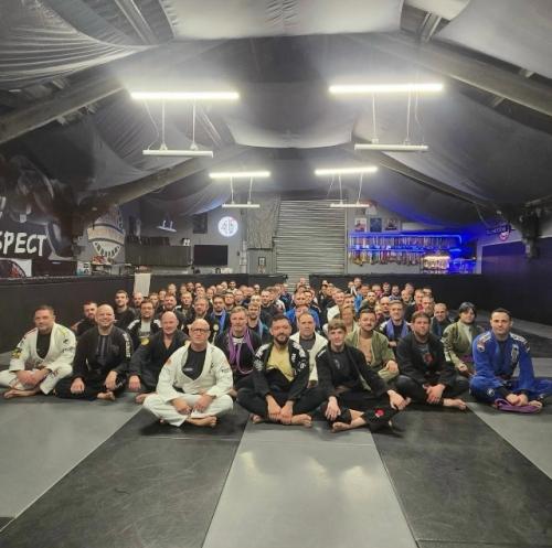 Том харди в очередной раз доказал, что он крут не только на экране, но и на татами. 02