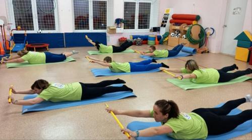 Педагоги кондратовского детского сада Ладошки продолжают осваивать новые фитнес направления. 02