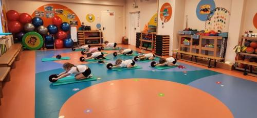 Заниматься физической культурой и спортом полезно в любом возрасте. 04