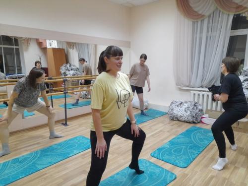 Фитнес тренировка - отличный способ привести тело в порядок, поддержать свое здоровье и зарядиться положительными эмоциями. 03