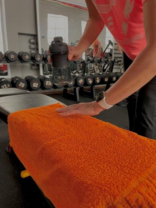 Как и в любых других общественных местах, в спортзале актуален вопрос гигиены. 01 Как и в любых других общественных местах, в спортзале актуален вопрос гигиены. 01