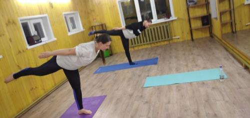 Фитнес йога - это комплексная тренинг программа, объединяющая в себе силу, гибкость в единую динамическую работу. 06