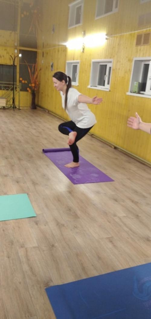 Фитнес йога - это комплексная тренинг программа, объединяющая в себе силу, гибкость в единую динамическую работу. 04