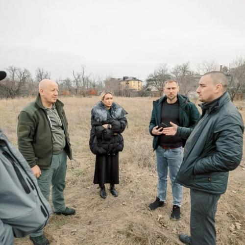 На левобережье осмотрели место предполагаемого строительства физкультурно - оздоровительного комплекса - его планирует возвести тульская область. 02