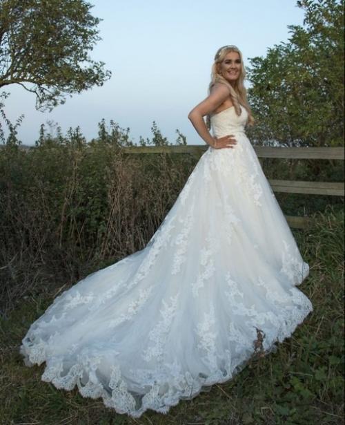 Девушка сбросила 50 килограммов, ради самого красивого платья в ее жизни! 02