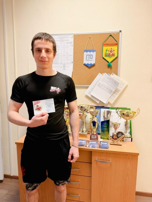 Очередные знаки отличия ГТО вручили специалисты муниципального центра тестирования юргинцам. 05