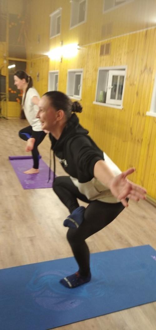 Фитнес йога - это комплексная тренинг программа, объединяющая в себе силу, гибкость в единую динамическую работу. 03