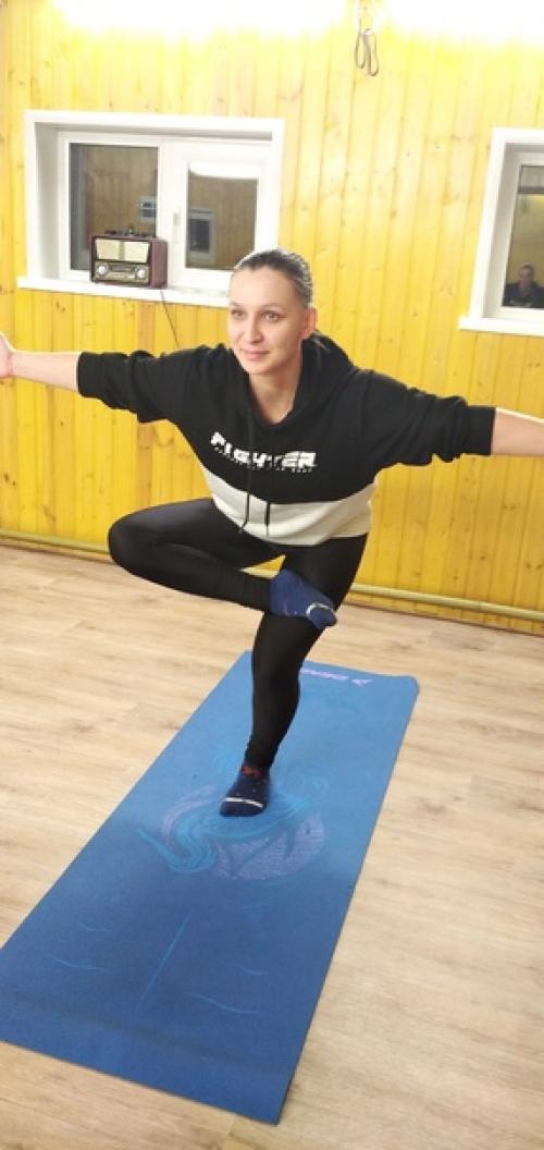 Фитнес йога - это комплексная тренинг программа, объединяющая в себе силу, гибкость в единую динамическую работу. 05