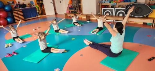 Заниматься физической культурой и спортом полезно в любом возрасте. 01