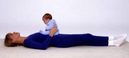 Фитнес для мам- тренируемся вместе с малышом! 04