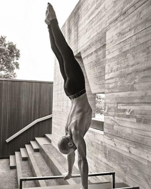 Джейсон стэтхем - один из самых известных английских актёров современности, который на протяжении многих лет держит себя в отличной форме. 03 Джейсон стэтхем - один из самых известных английских актёров современности, который на протяжении многих лет держит себя в отличной форме. 03