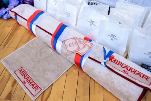 Отдельную благодарность хочется выразить спонсорам нашего турнира, предоставившим специальные призы для участниц наших соревнований. 07