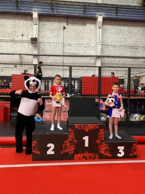 Результаты первенства спортивного клуба Фитнес - Станция по спортивной акробатике, прошедших 19 марта: 04