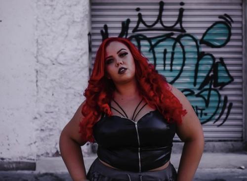 Эта девушка - балерина из Бразилии. 02