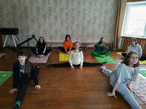 Самая главная ценность у каждого человека - это здоровье, поэтому в нашей школе большое внимание уделяется воспитанию здоровых детей. 02