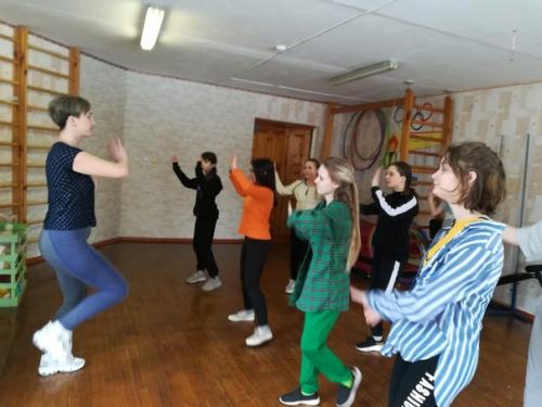 Самая главная ценность у каждого человека - это здоровье, поэтому в нашей школе большое внимание уделяется воспитанию здоровых детей. 01