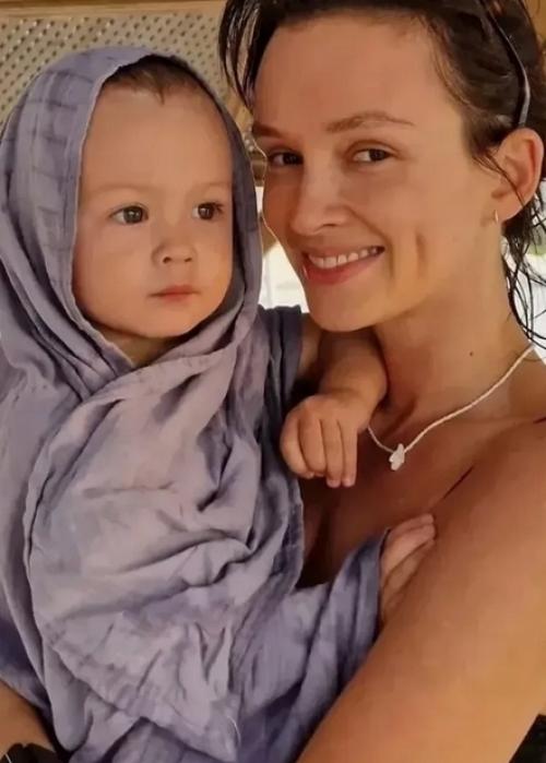 После разрыва с Андреевой, Федор Бондарчук, по всей видимости, завел новые отношения. 02