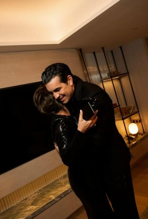 Теперь понятно, в кого Марио касас такой красавчик. 04