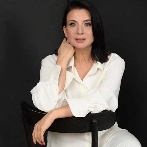 Звёзды, на которых устремлены взгляды фанатов и прессы, должны выглядеть на телеэкранах в полном всеоружии. 05 Звёзды, на которых устремлены взгляды фанатов и прессы, должны выглядеть на телеэкранах в полном всеоружии. 05