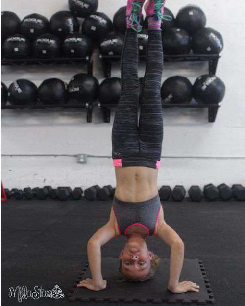 9-Летняя милла биззотто из Майами преодолела марафон, который включает в себя 58 км бега, 8 км плавания, все это с 25-тью препятствиями! 02