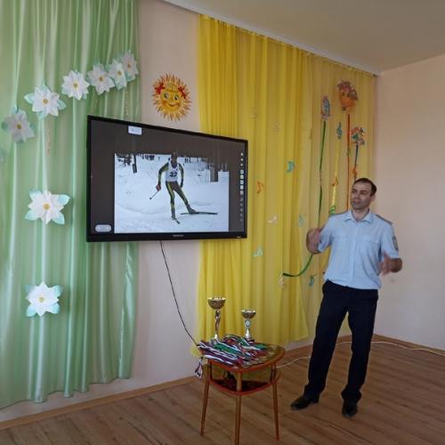 Зарядка со стражем порядка. 03