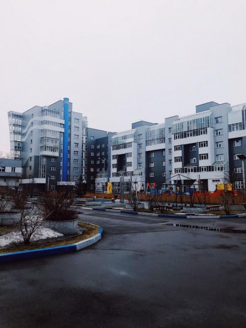 Ребята, привет!  Я в поисках хороших людей для своей хорошей 1-комнатной, но вместительной квартиры. 01