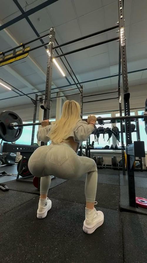 Я начинаю тренировку с включения рабочих мышц в работу: 02