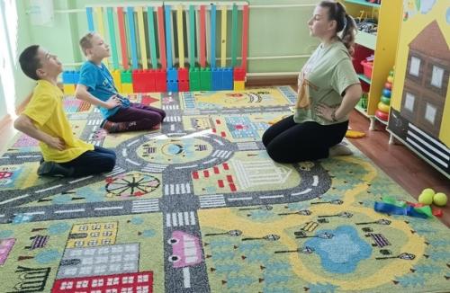 Инструктор по физической культуре а. о. коростелева провела открытое занятие по теме Весенняя Разминка. 03