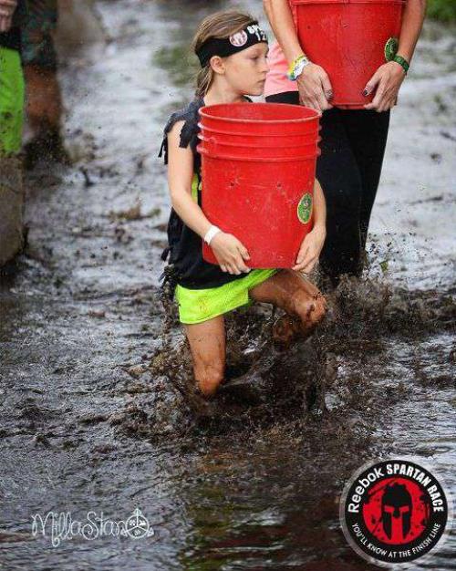 9-Летняя милла биззотто из Майами преодолела марафон, который включает в себя 58 км бега, 8 км плавания, все это с 25-тью препятствиями! 07