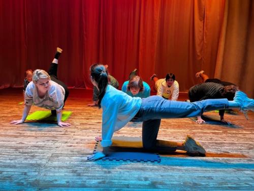 Седьмого апреля в центре культурного развития посёлка комсомольский прошёл творческий день здоровья. 06