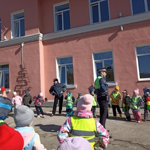 Зарядка со стражем порядка. 05