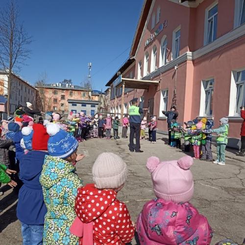 Зарядка со стражем порядка. 06