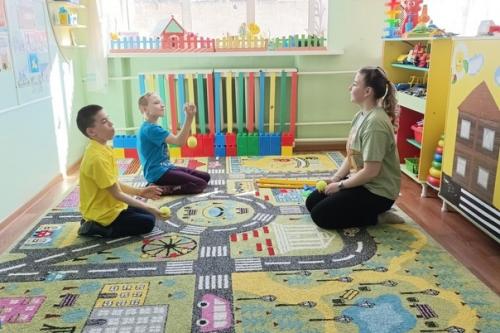 Инструктор по физической культуре а. о. коростелева провела открытое занятие по теме Весенняя Разминка. 02