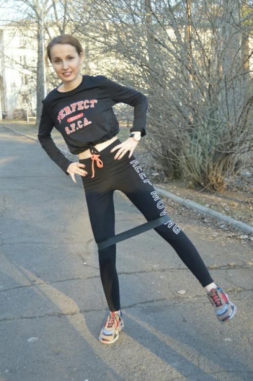 Вышли первый раз за 22 дня позаниматься спортом на свежем воздухе. 05