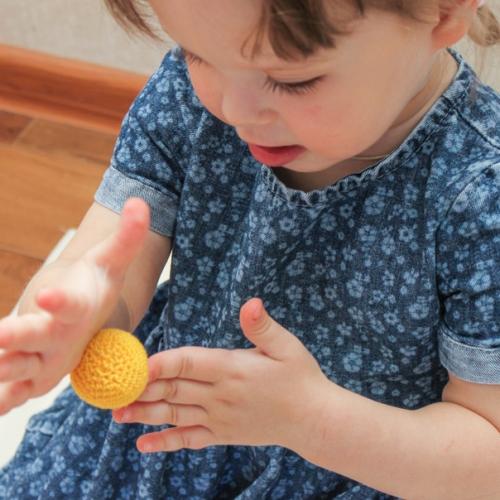 Нужно поработать над мелкой моторикой для развития речи или подготовить руку ребенка к письму пальчиковый фитнес - вам в помощь. 02