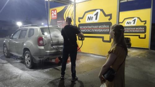 Болтаемся около ломбарда на старой Московке, на южном. 03